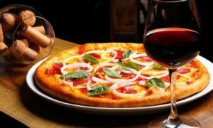 Dia da Pizza: data pede acompanhamento de um bom vinho ou espumante